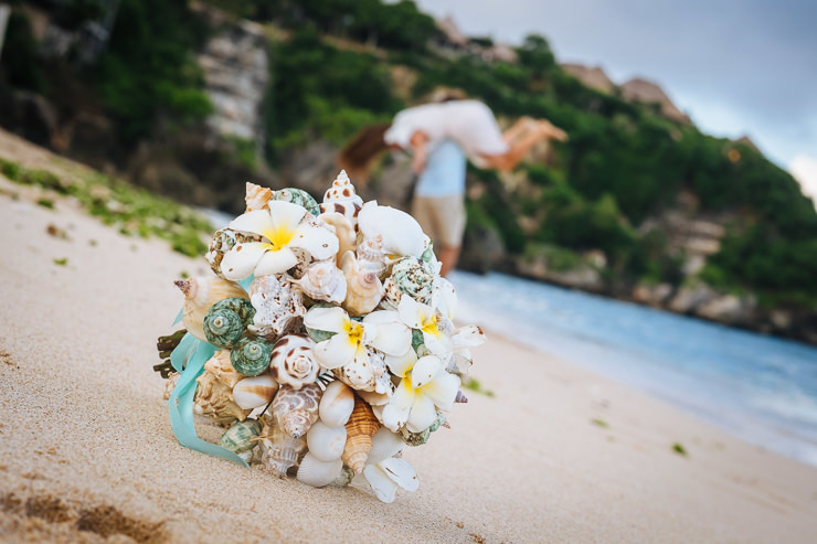 trouwen op bali op het strand - trouwfotograaf